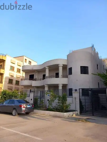 فيلا للبيع في التجمع الخامس في النرجس